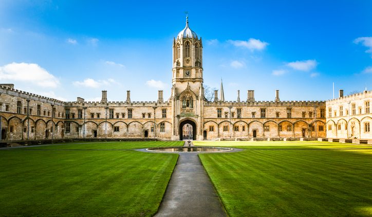 christ-churchs-tom-tower-and-college-oxford-university-united-kingdom
